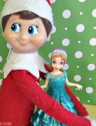 Easy Elf on the Shelf Ideas: Elf Hugs #ElfontheShelf