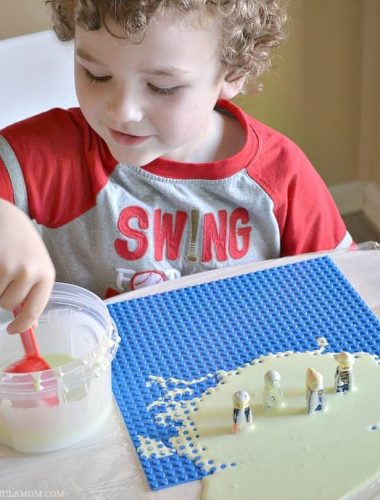 The kids will have a blast learning how to make slime! This is a great hands-on activity for kids of all ages! #ReadySetSlime