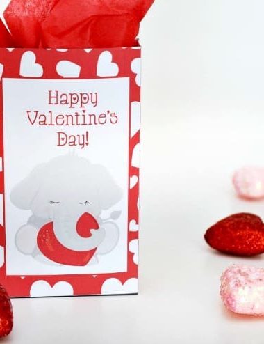 DIY it this Valentine's Day with this cute Printable Elephant Valentines Treat Bag!