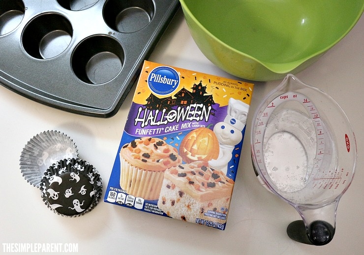 Learn how to make these easy Halloween soda cupcakes with your kids!