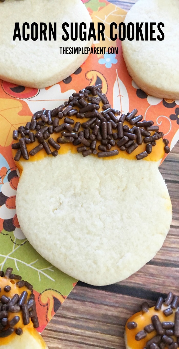 Celebrate all things fall and autumn with tasty (and cute) acorn sugar cookies!