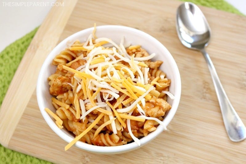 Instant Pot Chili Mac - Easy pressure cooker recipes make great family dinners. You can make this recipe with ground turkey, chicken, or ground beef and canned beans. It's a true one pot dinner recipe!