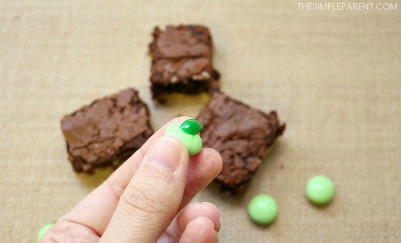 Learn how to make these easy St. Patrick's Day Brownies!