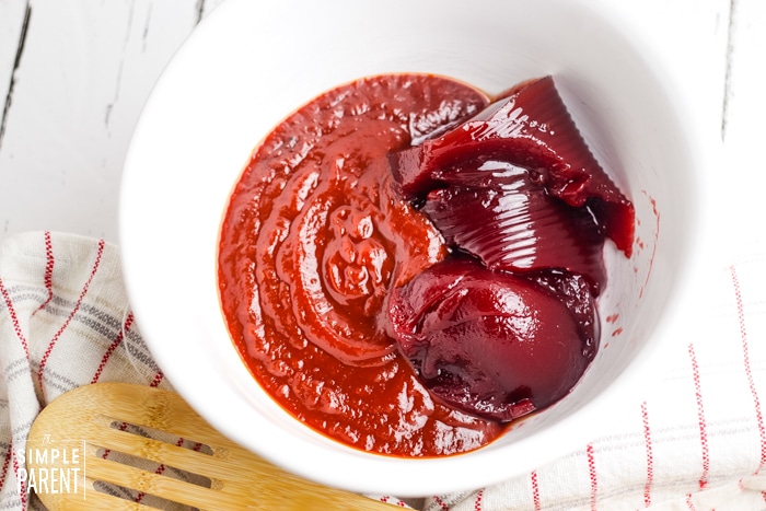 Cranberry sauce and chili sauce in a bowl