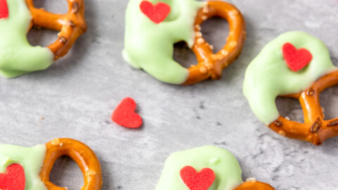 grinch-christmas-pretzels-